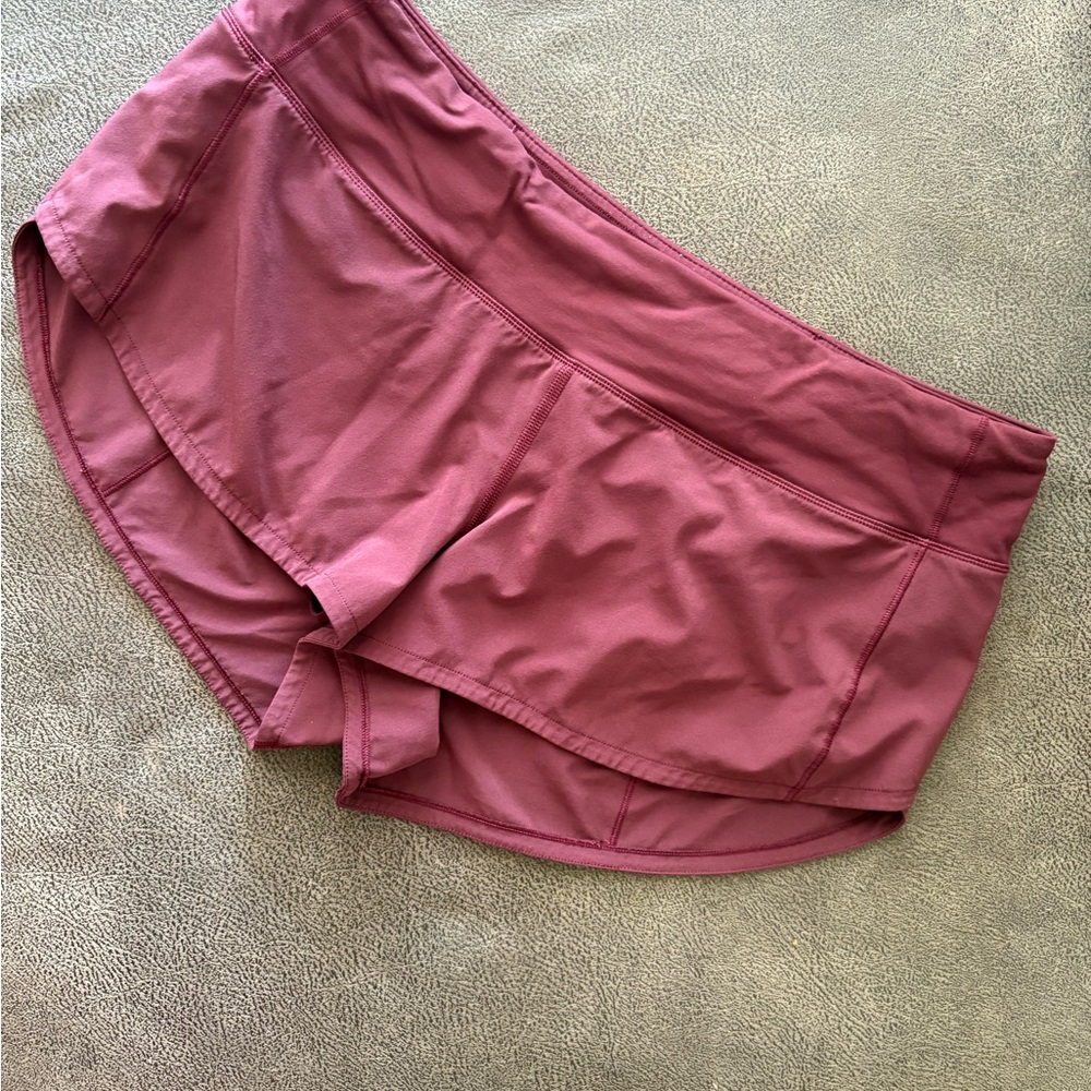 Lululemon Athletica low-Rise Speed Up Shorts 2.5” Burgandy size 8